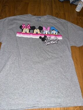 Gray Disney 'Family Vacation' Character Tee